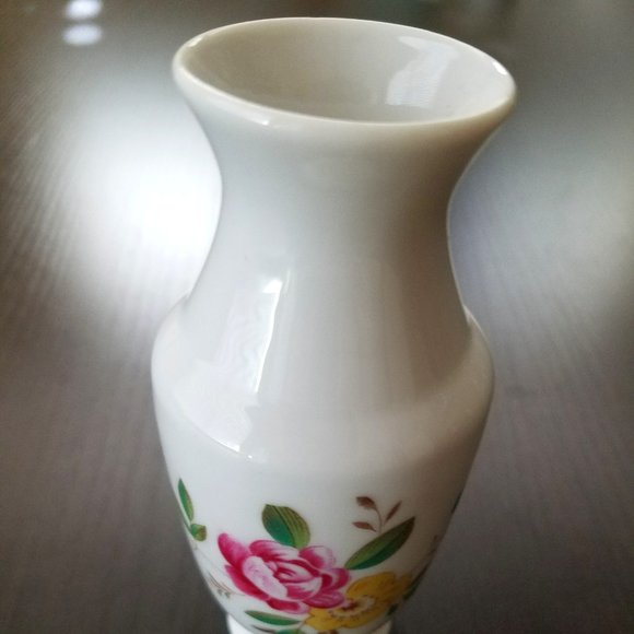 Vintage Made in China Miniature Flower Transfer Design White Vase - Picture 16 of 17